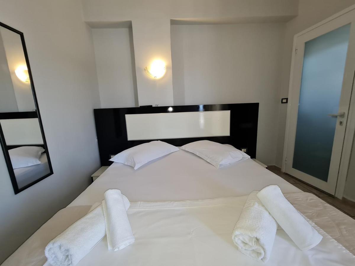 Hotel Ardiani Ksamil Exterior photo